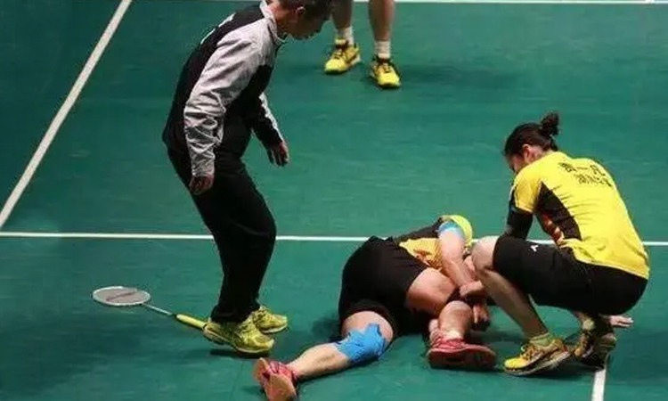 克勒舍：泽特尔属于德国最优秀的门将之一，他有望入选国家队